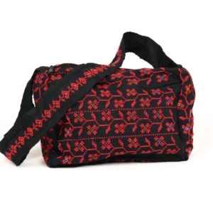 Traditions Black Holdall עם חוטים עם דפוס פרחוני אדום